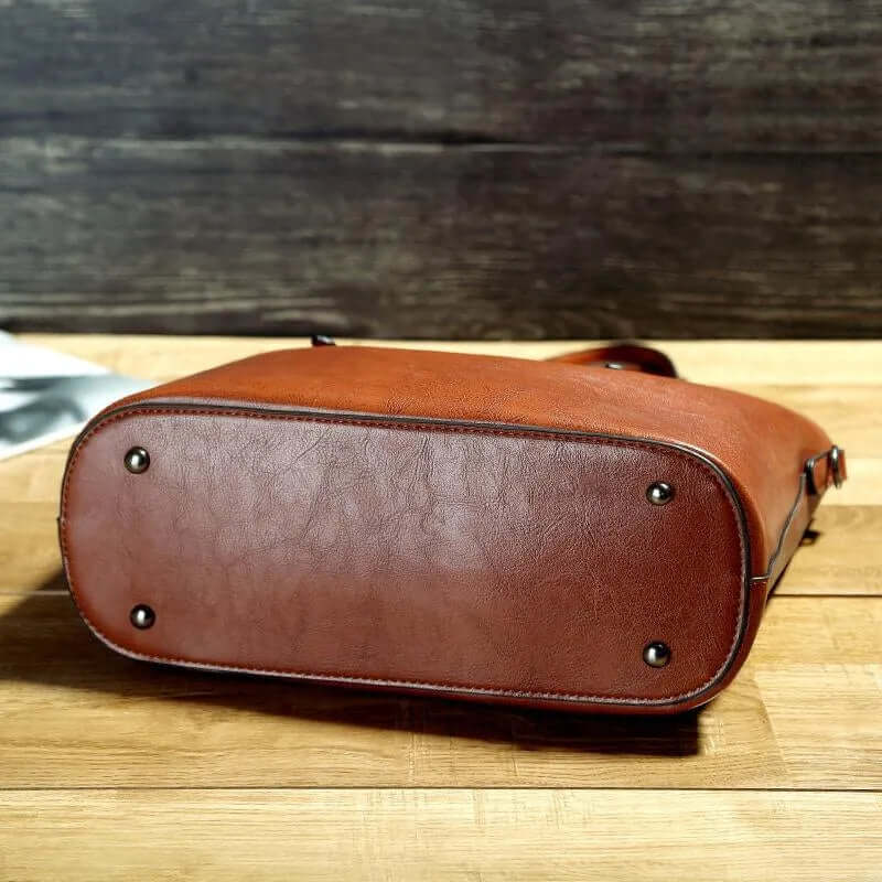 Elegant Shoulder Bag for Timeless Style