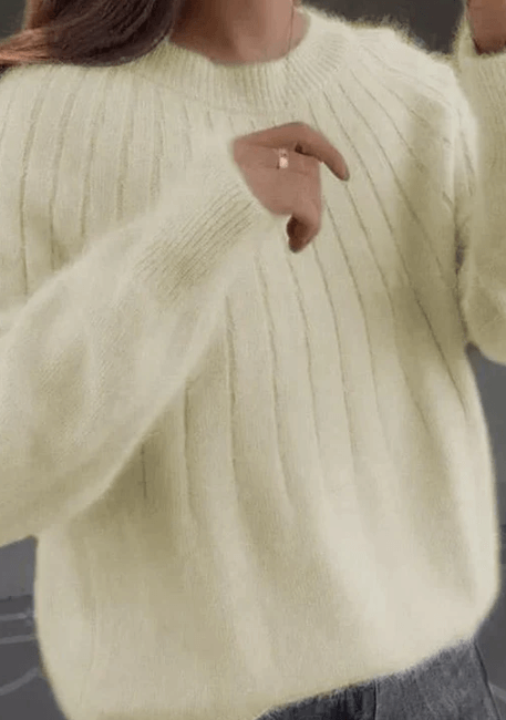 Fluffy Sweater – Elegant & Warm