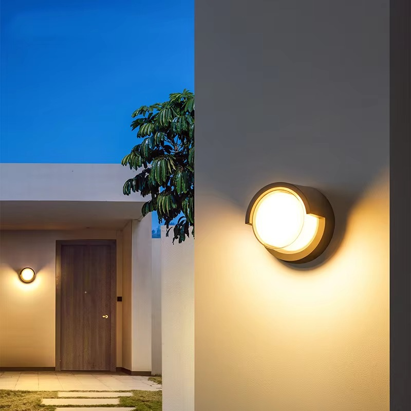 Modern Outdoor LED Wall Light with Motion Sensor – Waterproof IP65 Security Lighting