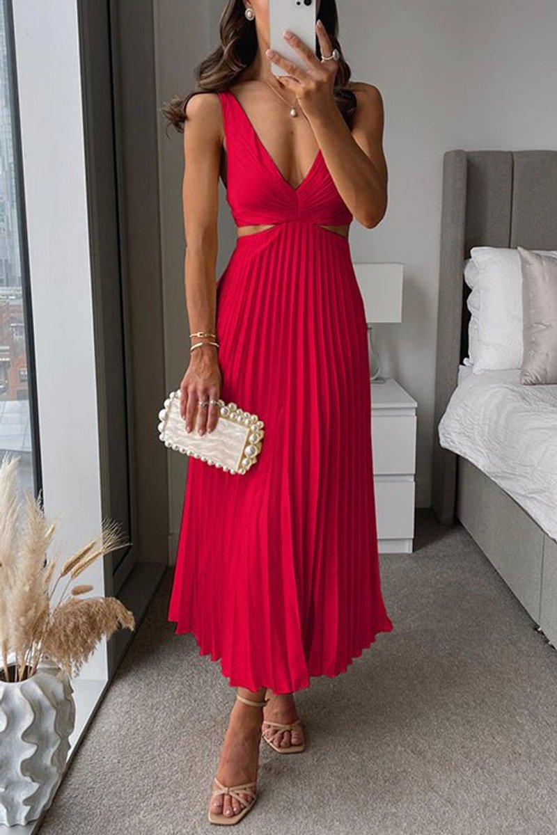 Sleeveless Pleated V-Neck Mother of the Bride Maxi Dress