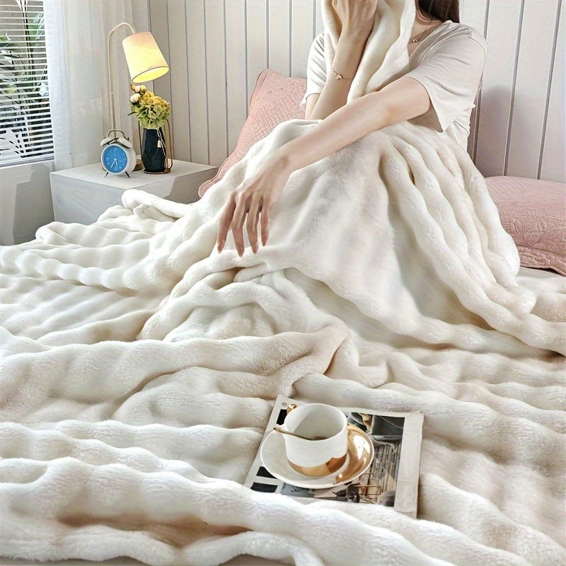 Soft and Warm All-Season Fleece Blanket for Bed, Couch, and Outdoor Use