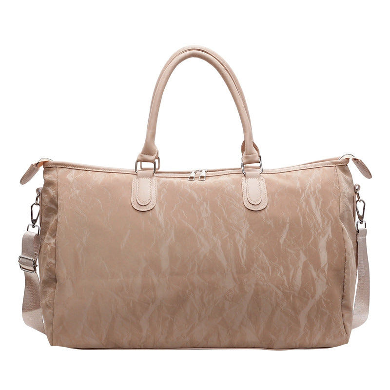Sporty Travel Bag with Insulated Compartment and Multiple Carrying Options