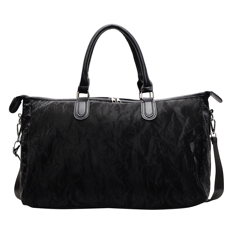Sporty Travel Bag with Insulated Compartment and Multiple Carrying Options