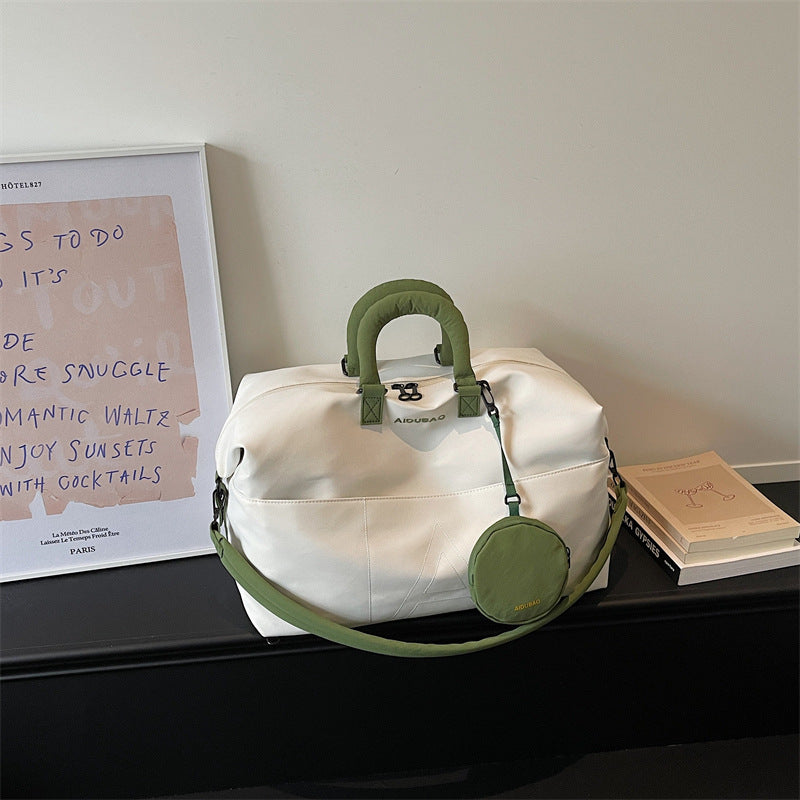 Travel Bag with Practical Accessories
