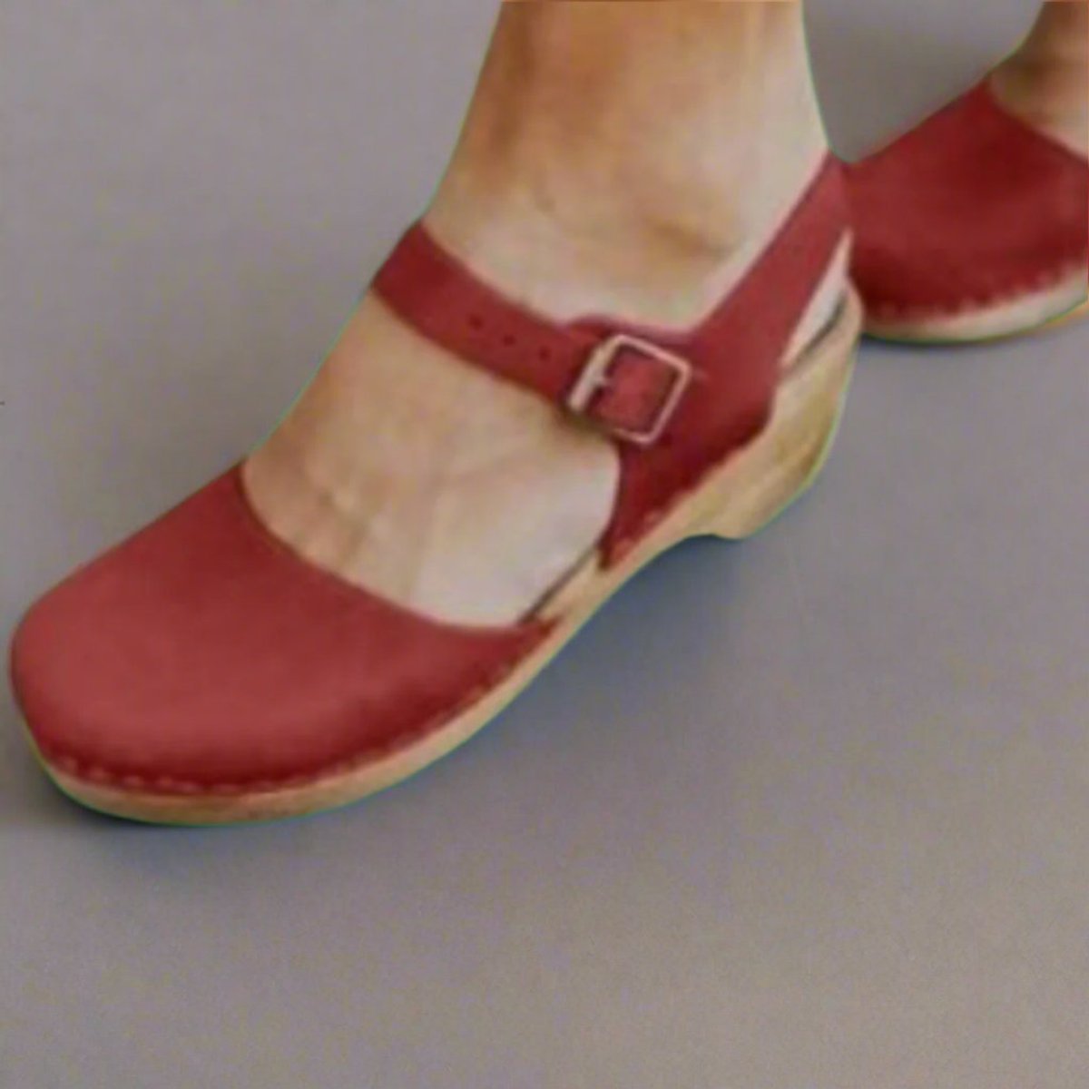 Women's Comfortable Closed-Toe Ankle-Strap Platform Clog Sandals