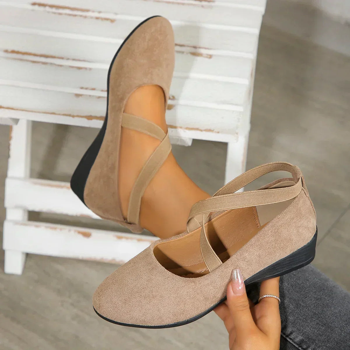 Women's Criss-Cross Closed-Toe Low-Heel Ballet Flats