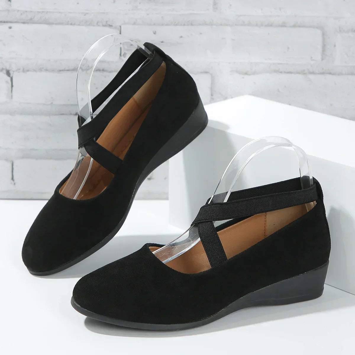 Women's Criss-Cross Closed-Toe Low-Heel Ballet Flats