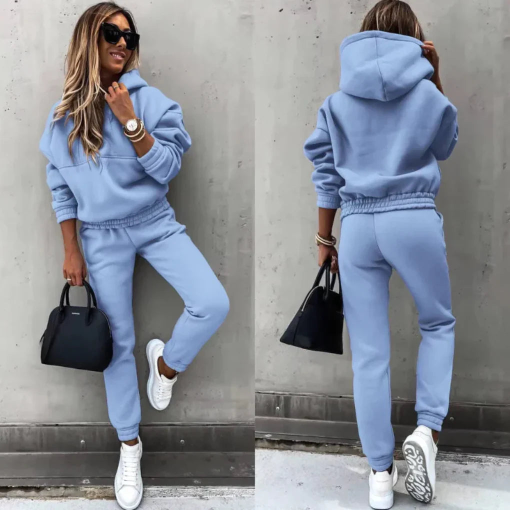 Women’s Sporty Winter Tracksuit